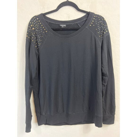 Torrid Sz 00 (US 10) Studded Shoulder Crew Neck Sweatshirt Sweater Black Metal S - Picture 2 of 8
